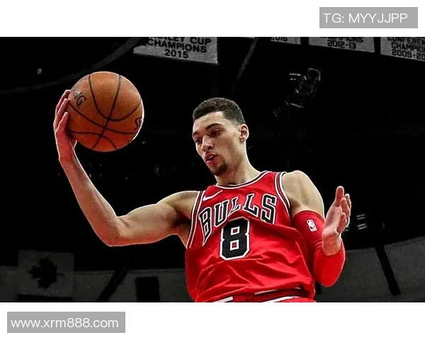 扎克拉文如何在NBA赛场上展现全能球员的风采与魅力